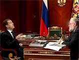 Кроме того, Медведев вновь высказался по поводу наводнивших интернет видеороликов с нарушениями на выборах