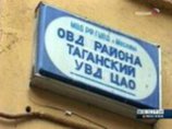 Полиция позволила передать продукты для примерно 40 задержанных в Москве оппозиционеров, которые уже сутки ждут суда за сопротивление правоохранительным органам в ходе несанкционированной акции в центре столицы Полиция позволила передать продукты для примерно 40 задержанных в Москве оппозиционеров, которые уже сутки ждут суда за сопротивление правоохранительным органам в ходе несанкционированной акции в центре столицы