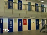 Бывший президент Израиля Моше Кацав, приговоренный к семи годам лишения свободы за изнасилования, сексуальные домогательства и ряд других преступлений, прибыл в среду утром в тюрьму "Маасиягу" в Рамле Бывший президент Израиля Моше Кацав, приговоренный к семи годам лишения свободы за изнасилования, сексуальные домогательства и ряд других преступлений, прибыл в среду утром в тюрьму "Маасиягу" в Рамле
