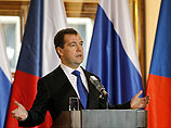 Президент России Дмитрий Медведев вслед за премьером Путиным впервые прокомментировал нарастающие протестные настроения россиян
