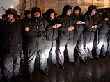 Оппозиция перед небывалым митингом разрывается между двумя площадями. Власти пугают "политическим шулерством" Оппозиция перед небывалым митингом разрывается между двумя площадями. Власти пугают "политическим шулерством"
