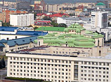 В субботу в Уфе, несмотря на холодную погоду, с 15:00 начался "городской сход" на площади перед Русским драматическим театром, напротив городской мэрии В субботу в Уфе, несмотря на холодную погоду, с 15:00 начался "городской сход" на площади перед Русским драматическим театром, напротив городской мэрии