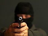 Шестеро вооруженных бандитов ограбили ювелирный магазин в Петербурге