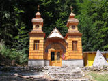 В Словении неизвестные повредили русскую православную часовню на перевале Вршич