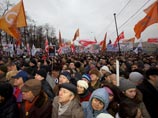 ЕР силится ответить протестующим, сгоняя на митинг тысячи "нашистов". А оппозиция хочет побить свой рекорд ЕР силится ответить протестующим, сгоняя на митинг тысячи "нашистов". А оппозиция хочет побить свой рекорд
