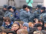Для многих русских, особенно в отдаленных районах, где есть доступ только к трем основным госканалам, это было первое сообщение о митингах Для многих русских, особенно в отдаленных районах, где есть доступ только к трем основным госканалам, это было первое сообщение о митингах