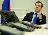Они напомнили, что президент Дмитрий Медведев ранее несколько раз публично обещал разобраться с каждым нарушением, что некоторыми судами, вероятно, будет воспринято как "руководство к действию" Они напомнили, что президент Дмитрий Медведев ранее несколько раз публично обещал разобраться с каждым нарушением, что некоторыми судами, вероятно, будет воспринято как "руководство к действию"