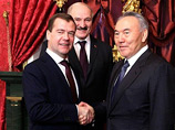 Россия, Белоруссия и Казахстан создали Евразийскую экономическую комиссию. Соответствующие документы стороны подписали на торжественной церемонии в Кремле