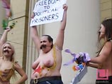 Три активистки украинского движения FEMEN, которые пропали после своей топлес-акции у главного здания белорусского КГБ в Минске, нашлись в Гомельской области