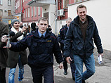 Навальный и Яшин вышли на свободу после 15 суток ареста и рассказали об отсидке (ВИДЕО)