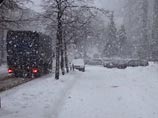 Снегопад засыпал центр России и не думает прекращаться: в Москве побит рекорд по пробкам, но будет еще хуже