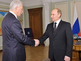 Путин наградил "взлетевшего" Иванова, так же, как "сданного в утиль" Грызлова Путин наградил "взлетевшего" Иванова, так же, как "сданного в утиль" Грызлова