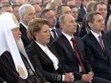 Объявленная Медведевым политическая реформа смутила СМИ и экспертов: тандем просто стремится "удержать власть"