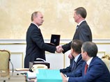 В то же время, как заметил в интервью РБК Daily собеседник, близкий к Кремлю, выбор Иванова на эту должность как преданного Путину человека представляется логичным, В то же время, как заметил в интервью РБК Daily собеседник, близкий к Кремлю, выбор Иванова на эту должность как преданного Путину человека представляется логичным,