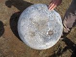 В Намибии нашли загадочный космический шар - "голову пришельца-телепузика" (ФОТО)