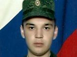 Повторная экспертиза после эксгумации тела солдата-срочника Руслана Айдерханова, найденного повешенным в уральском лесу в сентябре, внесла некоторую ясность в загадочное дело о его гибели Повторная экспертиза после эксгумации тела солдата-срочника Руслана Айдерханова, найденного повешенным в уральском лесу в сентябре, внесла некоторую ясность в загадочное дело о его гибели