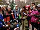 Активистки FEMEN нашли "доказательство" того, что в Белоруссии над ними издевались агенты КГБ