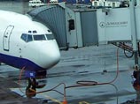 Направлявшийся в Таджикистан пассажирский Boeing вынужден был вернуться в "Домодедово" из-за разгерметизации салона, произошедшей на высоте 8 тыс. метров Направлявшийся в Таджикистан пассажирский Boeing вынужден был вернуться в "Домодедово" из-за разгерметизации салона, произошедшей на высоте 8 тыс. метров