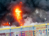 Местный новостной сайт 66.ru публикует фотогалерею и видео с места пожара