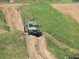 Министерство обороны РФ планирует в ближайшие годы заменить большую часть парка бронетранспортеров внутренних войск новыми специальными полицейскими машинами СПМ-3 "Медведь"