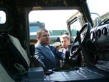 Внутренние войска перевооружат с устаревших БТР на бронемашины "Медведь" (ФОТО, ВИДЕО) Внутренние войска перевооружат с устаревших БТР на бронемашины "Медведь" (ФОТО, ВИДЕО)