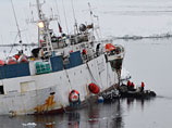 На российском траулере "Спарта", терпящем бедствие во льдах Антарктиды, капитально заделана пробоина