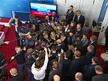 Поздравляя с Новым годом журналистов правительственного пула, вначале он сказал, что диалог с оппозицией "должен быть, а в какой форме - это я подумаю" Поздравляя с Новым годом журналистов правительственного пула, вначале он сказал, что диалог с оппозицией "должен быть, а в какой форме - это я подумаю"