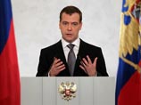 По его мнению, последние действия президента Дмитрия Медведева, объявившего масштабную реформу политической системы в стране в сторону лиребализации, не были согласованы с премьером Владимиром Путиным и последнему "явно не нравятся"