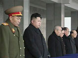 Преемник покойного северокорейского лидера, его младший сын Ким Чен Ын, следуя сложившейся в КНДР традиции, на митинге не выступал - так же в свое время поступил и сам Ким Чен Ир, когда умер его отец Ким Ир Сен