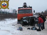 52-летняя водитель Nissan Micra не справилась с управлением, выехала на полосу встречного движения и столкнулась с двигавшимся навстречу "КамАЗом 52-летняя водитель Nissan Micra не справилась с управлением, выехала на полосу встречного движения и столкнулась с двигавшимся навстречу "КамАЗом