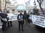 Преследование игумена Ефрема связано с пребыванием в России пояса Богородицы, считают пикетчики у посольства Греции в Москве