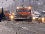 Коммунальщики Москвы в новогоднюю ночь собрали 100 тысяч кубов снега