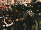 Власти Харькова запретили сторонникам Тимошенко "играть в войну" у стен колонии и сорить объедками сала и шашлыков Власти Харькова запретили сторонникам Тимошенко "играть в войну" у стен колонии и сорить объедками сала и шашлыков