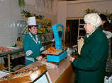 Социологи выяснили, что расходы россиян на продукты питания и товары повседневного спроса в декабре ушедшего года по сравнению с декабрем 2010 года выросли всего на 6,5%
