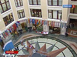 Атриум здания ЦИК в среду заполнился коробками с подписями кандидатов в президенты Атриум здания ЦИК в среду заполнился коробками с подписями кандидатов в президенты