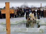 Православные в России празднуют Крещение Господне
