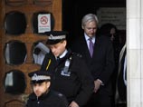 На следующей неделе Верховный суд Великобритании должен рассмотреть последнюю апелляцию Ассанжа на решение британской юстиции, постановившей депортировать его в Швецию На следующей неделе Верховный суд Великобритании должен рассмотреть последнюю апелляцию Ассанжа на решение британской юстиции, постановившей депортировать его в Швецию