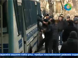 16 января около 11 утра по местному времени в ходе плановой проверки сотрудниками ГСИН арестанты Бишкекского СИЗО-1 устроили массовые беспорядки