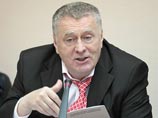Жириновский хочет подарить Зюганову посмертную маску Сталина: "Пусть пугает соперников" Жириновский хочет подарить Зюганову посмертную маску Сталина: "Пусть пугает соперников"