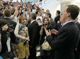 "Извинительный" визит Медведева на журфак МГУ вызвал реакцию из тюрем, а задержанные студентки не пришли
