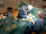 Французский суд выпустил бизнесмена, которого подозревают в нанесении "телесных повреждений" женщинам, увеличившим грудь Французский суд выпустил бизнесмена, которого подозревают в нанесении "телесных повреждений" женщинам, увеличившим грудь