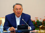 Назарбаев потребовал сократить число госслужащих и назвал сроки нового кризиса