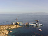 Costa Concordia будут поднимать около года, главная задача - не допустить разлива топлива Costa Concordia будут поднимать около года, главная задача - не допустить разлива топлива