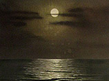 Картину "Ночное море", написанную Адольфом Гитлером около 100 лет назад, продали за 32 тыс евро (около 42 тыс. долларов) с закрытого VIP-аукциона в Словакии