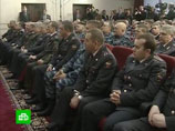 "Органы полиции показали себя современными и адекватными в новой жизни, в меняющейся ситуации в нашей стране, на должном уровне обеспечивали безопасность и правопорядок, четко, грамотно и корректно действовали ...", - подчеркнул Медведев "Органы полиции показали себя современными и адекватными в новой жизни, в меняющейся ситуации в нашей стране, на должном уровне обеспечивали безопасность и правопорядок, четко, грамотно и корректно действовали ...", - подчеркнул Медведев