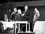 На московской сцене в одной экспериментальной постановке смешали пять спектаклей