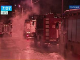 Сигнал о первом пожаре поступил около 23:00 - горел мусор около офиса партии на улице Плещеева, дом 22А