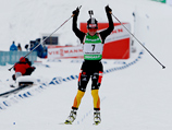 Немка Андреа Хенкель выиграла "золото" в гонке с масс-старта на 12,5 км на седьмом этапе Кубка мира по биатлону, которая состоялась в норвежском Холменколлене