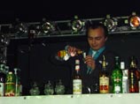Немцов отобрал телефон у юноши, приставшего к нему в аэропорту. Тот жалуется на избиение Немцов отобрал телефон у юноши, приставшего к нему в аэропорту. Тот жалуется на избиение