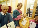 Выставка в Петербурге: восковые Медведев и Путин убивают коррупционера (ФОТО) Выставка в Петербурге: восковые Медведев и Путин убивают коррупционера (ФОТО)